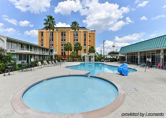 Quality Inn 2*