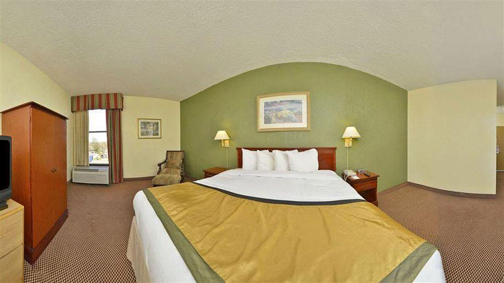 Quality Inn 2*